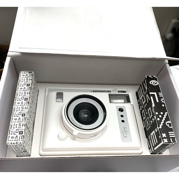 Lomography Lomo’Instant Automatic Instant Film Camera Brand New - Picture 1 of 3